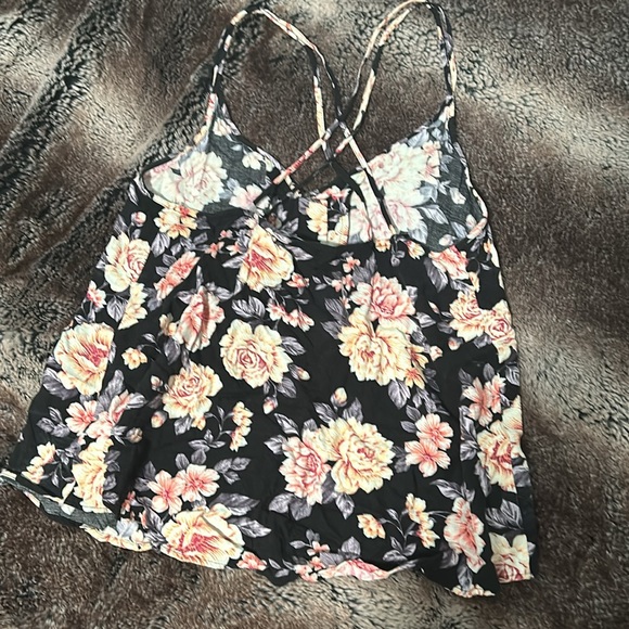 floral tank top - Picture 2 of 3